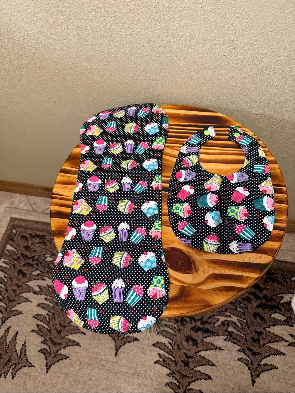 Handmade Baby Bib 4 Set - multiple Patterns - Picture 4 of 9